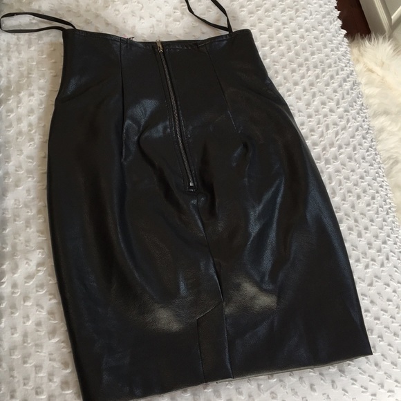 Leather skirt - Picture 2 of 3